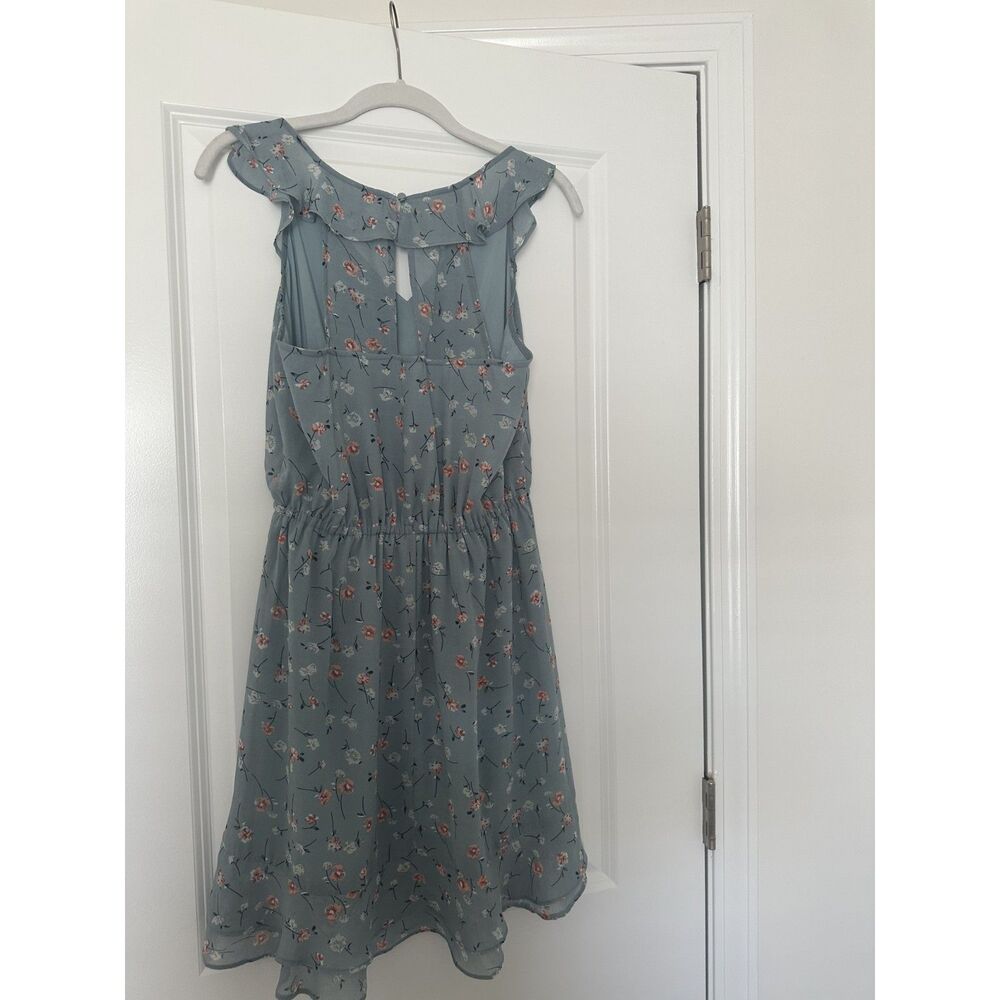 Blue flowered boutique dress